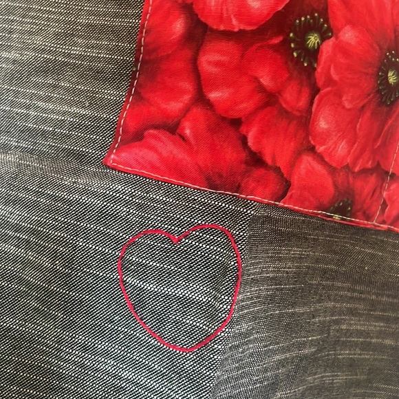 Red handmade “Amaryllis” Apron - Picture 4 of 12